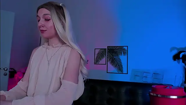 Snapshot of PhilippaAdamas chatting on 13, 3, 2025 PhilippaAdamas online show from 13, 3, 2025