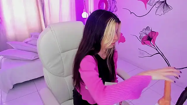 Isabela Fiorelli online show from 20, 11, 2025