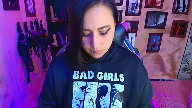 Snapshot of cherryy_bombshelll chatting on 28, 10, 2025 cherryy bombshelll online show from 28, 10, 2025