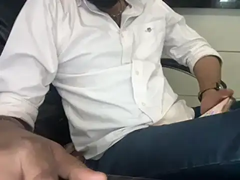 Snapshot of iamabigdickindian chatting on 12, 3, 2025 iamabigdickindian online show from 12, 3, 2025