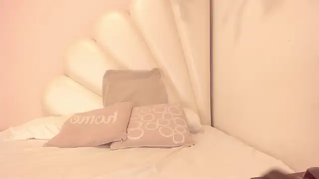 Olivia Stevens online show from 7, 3, 2025