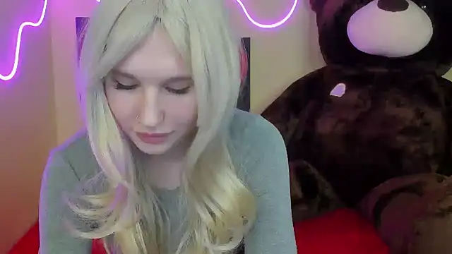 EvelinaLuu online show from 21, 2, 2025