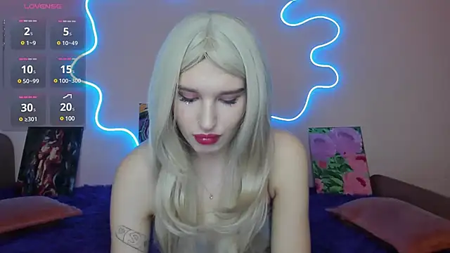 EvelinaLuu online show from 4, 3, 2025