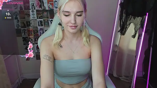 EvelinaLuu online show from 2, 11, 2025