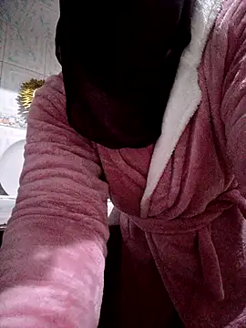 Snapshot of nouhaty chatting on 3, 12, 2025 nouhaty online show from 3, 12, 2025