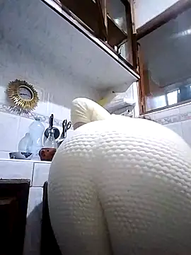 Snapshot of nouhaty chatting on 14, 12, 2025 nouhaty online show from 14, 12, 2025