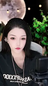 Snapshot of vv-77 chatting on 10, 9, 2025 vv-77 online show from 10, 9, 2025