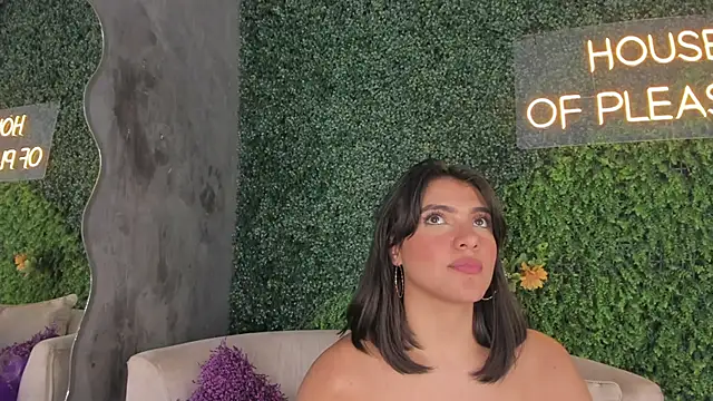 Snapshot of emmiily_z chatting on 22, 2, 2025 emmiily z online show from 22, 2, 2025