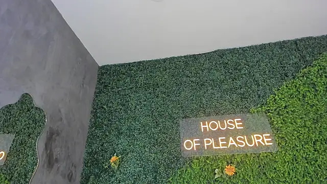 Snapshot of emmiily_z chatting on 22, 2, 2025 emmiily z online show from 22, 2, 2025