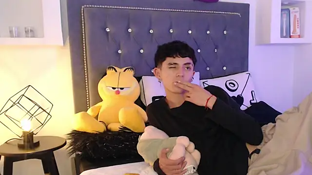 MaikyCooper online show from 19, 3, 2025