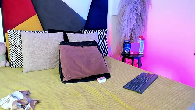 MaikyCooper online show from 24, 11, 2025