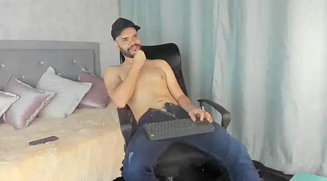 Snapshot of Luke_Diaz7 chatting on 24, 2, 2025 Luke Diaz7 online show from 24, 2, 2025