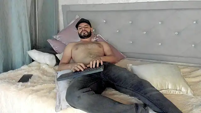 Snapshot of Luke_Diaz7 chatting on 2, 3, 2025 Luke Diaz7 online show from 2, 3, 2025