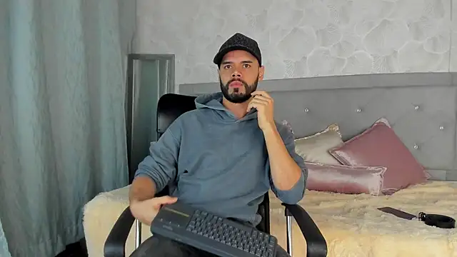 Snapshot of Luke_Diaz7 chatting on 4, 3, 2025 Luke Diaz7 online show from 4, 3, 2025