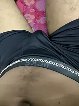 Snapshot of AarthiRaju chatting on 5, 11, 2025 AarthiRaju online show from 5, 11, 2025