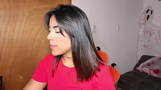 Snapshot of Maryybellax chatting on 23, 10, 2025 Maryybellax online show from 23, 10, 2025