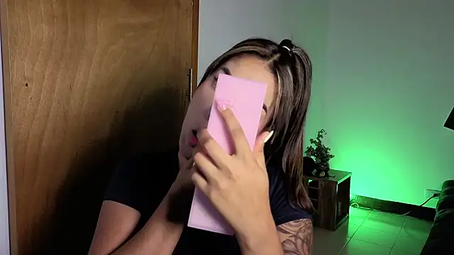 Snapshot of Maryybellax chatting on 6, 11, 2025 Maryybellax online show from 6, 11, 2025