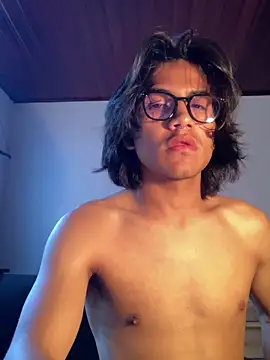 Snapshot of shadowsofgarden chatting on 26, 2, 2025 shadowsofgarden online show from 26, 2, 2025