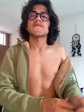 Snapshot of shadowsofgarden chatting on 4, 3, 2025 shadowsofgarden online show from 4, 3, 2025