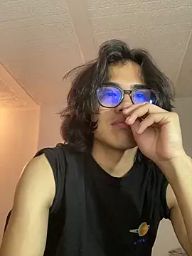 Snapshot of shadowsofgarden chatting on 12, 3, 2025 shadowsofgarden online show from 12, 3, 2025