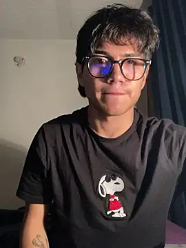 Snapshot of shadowsofgarden chatting on 21, 3, 2025 shadowsofgarden online show from 21, 3, 2025