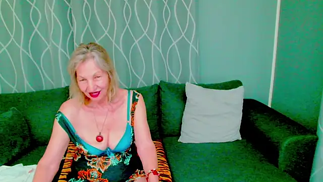 Snapshot of adeleadison chatting on 12, 9, 2025 adeleadison online show from 12, 9, 2025