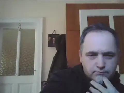 Snapshot of Szolga10 chatting on 8, 2, 2025 Szolga10 online show from 8, 2, 2025