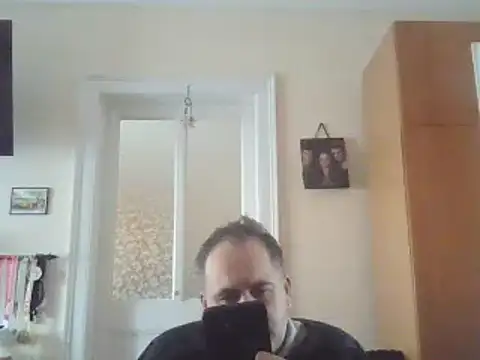 Snapshot of Szolga10 chatting on 16, 11, 2025 Szolga10 online show from 16, 11, 2025