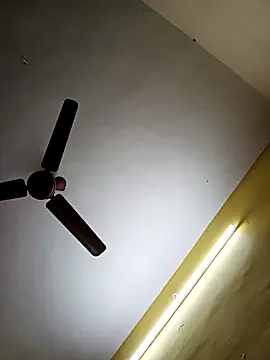 Snapshot of Thamarai28 chatting on 5, 3, 2026 Thamarai28 online show from 5, 3, 2026