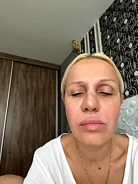 Snapshot of DeboraXporn chatting on 29, 11, 2025 DeboraXporn online show from 29, 11, 2025