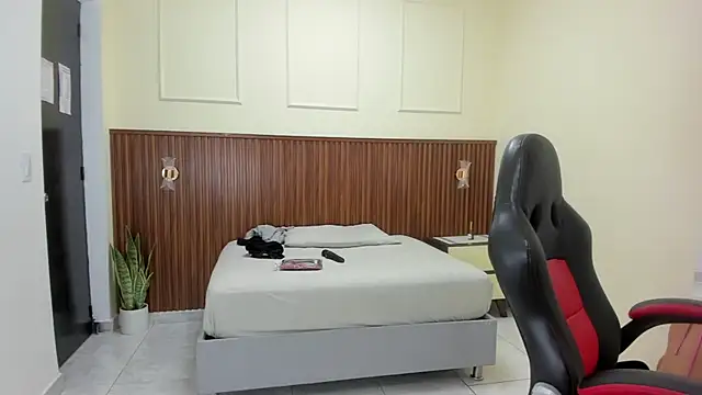 MELINAMARTINS online show from 23, 9, 2025