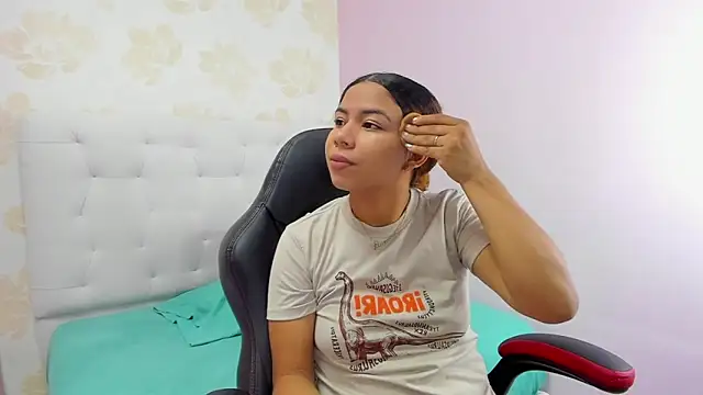 MELINAMARTINS online show from 8, 1, 2026