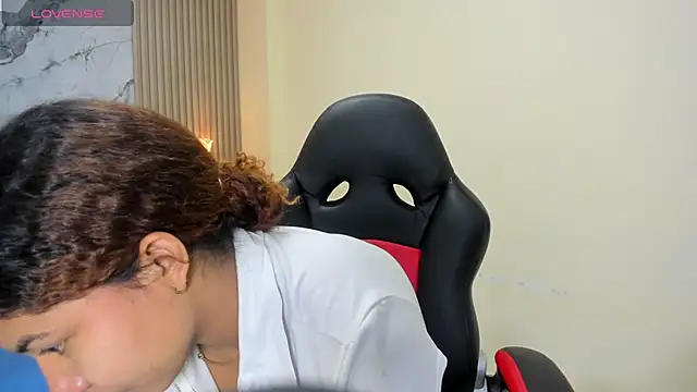 MELINAMARTINS online show from 13, 1, 2026