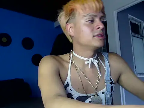 Snapshot of mchissexx chatting on 1, 12, 2025 mchissexx online show from 1, 12, 2025