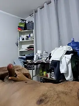 Snapshot of Axwiki chatting on 11, 9, 2025 Axwiki online show from 11, 9, 2025