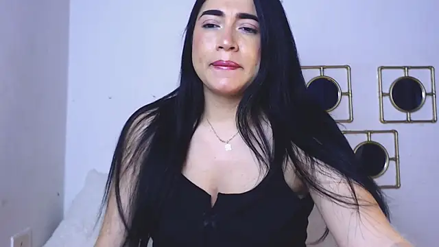 Snapshot of esperanza3517 chatting on 5, 3, 2025 esperanza3517 online show from 5, 3, 2025