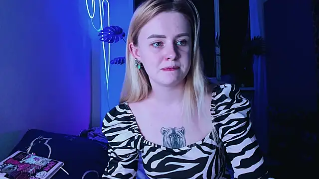 Alexa Pirs online show from 1, 3, 2025