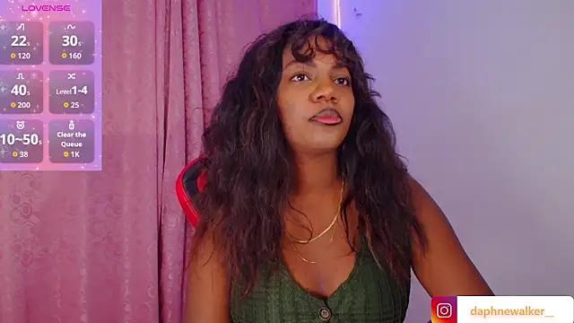 Snapshot of Daphnewalker__ chatting on 13, 9, 2025 Daphnewalker online show from 13, 9, 2025