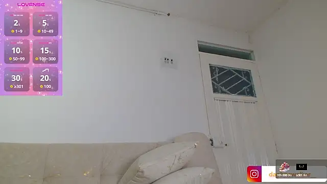 Snapshot of Daphnewalker__ chatting on 9, 10, 2025 Daphnewalker online show from 9, 10, 2025