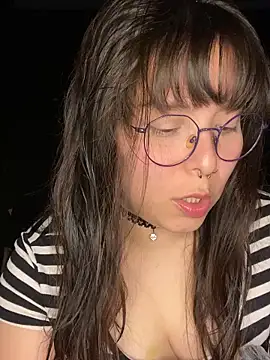 Snapshot of Solo_yoss chatting on 19, 12, 2025 Solo yoss online show from 19, 12, 2025