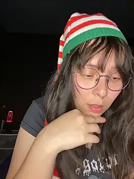 Snapshot of Solo_yoss chatting on 23, 12, 2025 Solo yoss online show from 23, 12, 2025