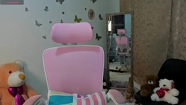 Hanna latinaa online show from 24, 11, 2025