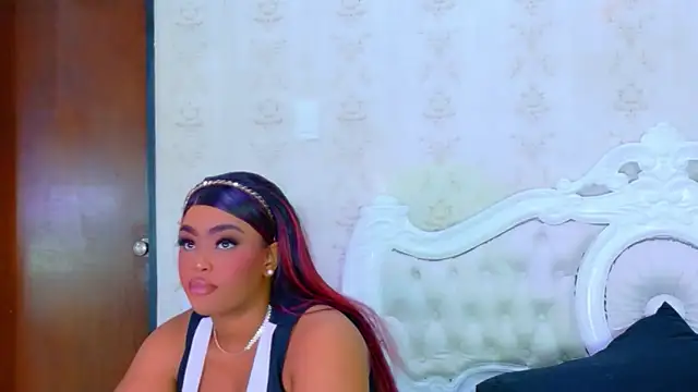 TianahGlow online show from 19, 12, 2025