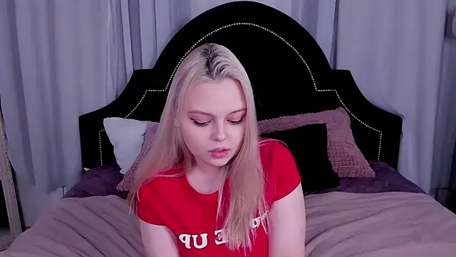 CLAIRE VOGT online show from 7, 3, 2025