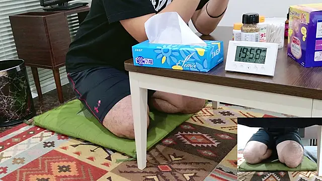 Snapshot of YARASERO-kun chatting on 15, 10, 2025 YARASERO-kun online show from 15, 10, 2025