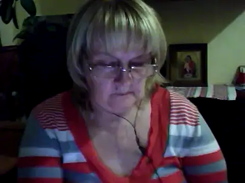 Snapshot of Violet5364 chatting on 1, 11, 2025 Violet5364 online show from 1, 11, 2025