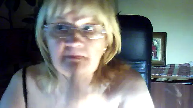 Snapshot of Violet5364 chatting on 13, 11, 2025 Violet5364 online show from 13, 11, 2025