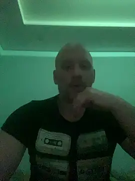 Snapshot of Krzysiekg123 chatting on 19, 12, 2025 Krzysiekg123 online show from 19, 12, 2025