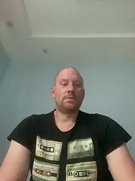 Snapshot of Krzysiekg123 chatting on 21, 12, 2025 Krzysiekg123 online show from 21, 12, 2025