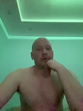 Snapshot of Krzysiekg123 chatting on 4, 2, 2026 Krzysiekg123 online show from 4, 2, 2026